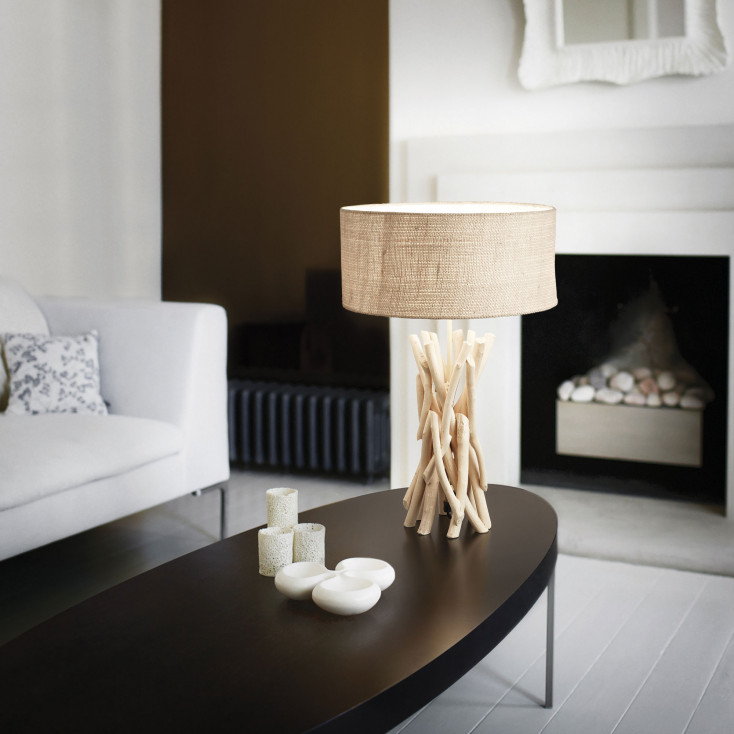 Lampada da tavolo con struttura in legno e diffusore in tessuto