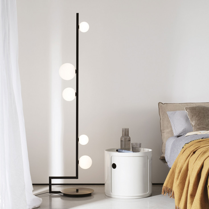 Lampada da terra struttura in metallo e 5 diffusori a boccia in vetro soffiato