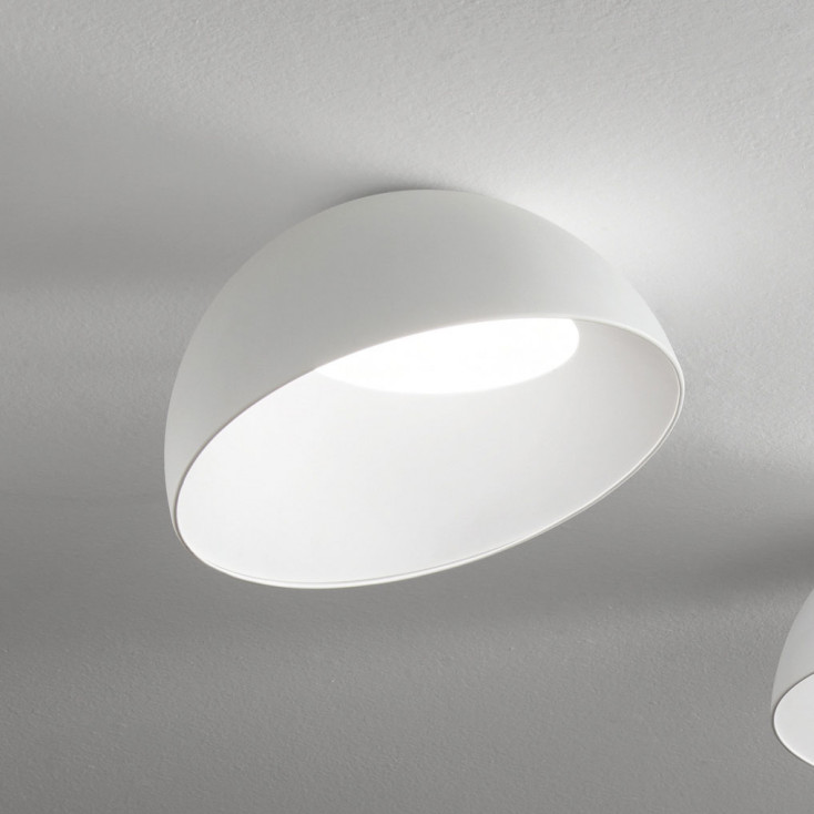 Plafoniera a led struttura in metallo e diffusore in policarbonato orientabile
