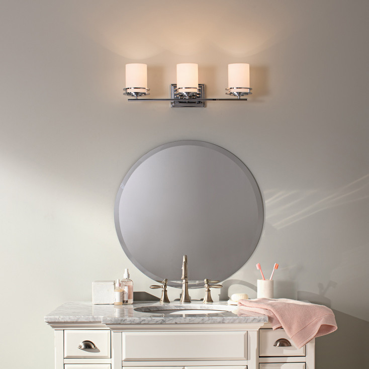 Lampada da parete per bagno a LED con 3 diffusori in vetro dal design moderno