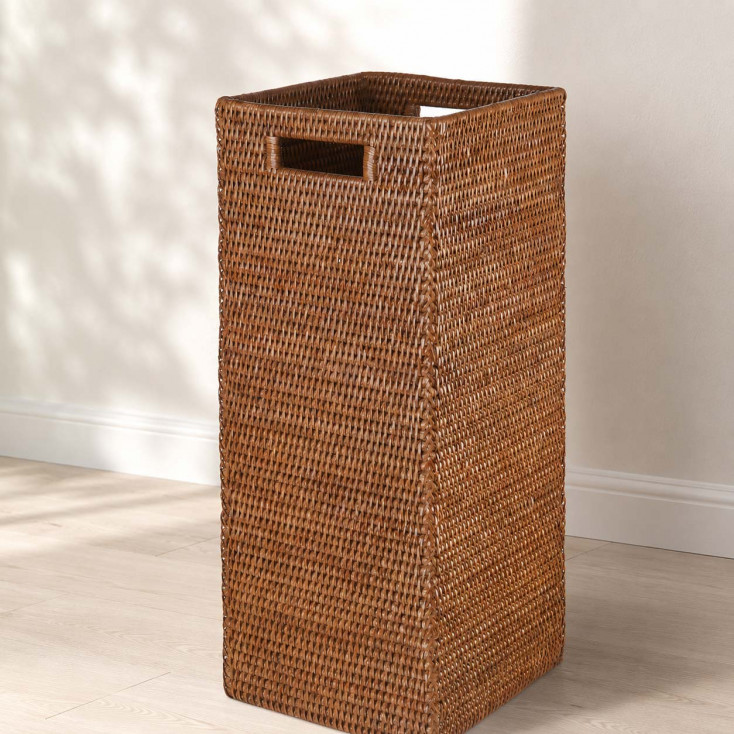 Porta ombrelli in rattan e base in metallo