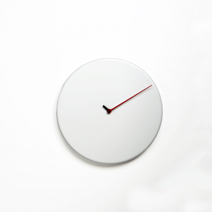 Orologio da parete in legno di design moderno "Less"