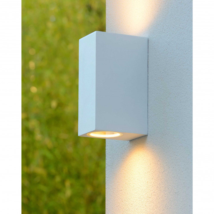 Applique da esterno con struttura alta in alluminio cubica dal design moderno