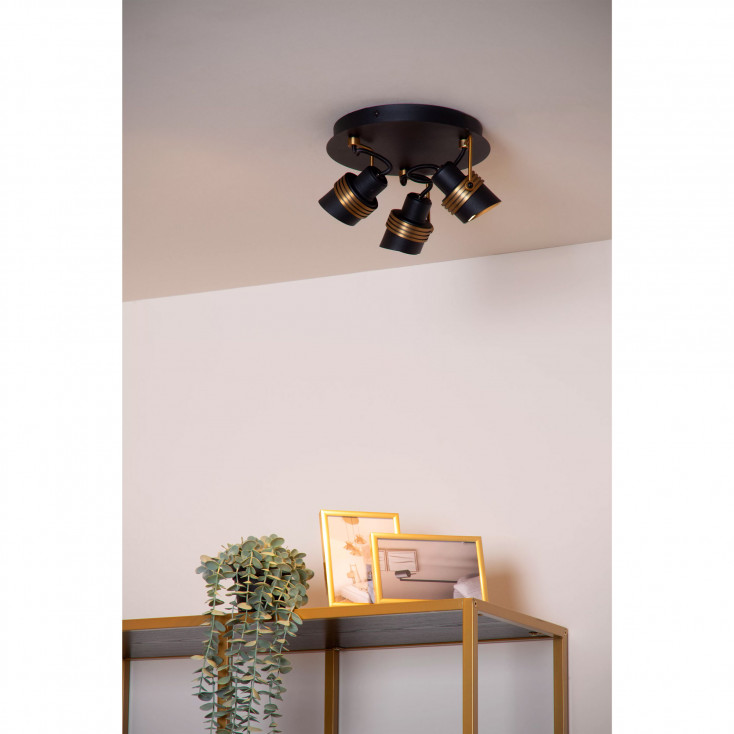 Faretto da soffitto dalle linee moderne in metallo triplo diffusore orientabile