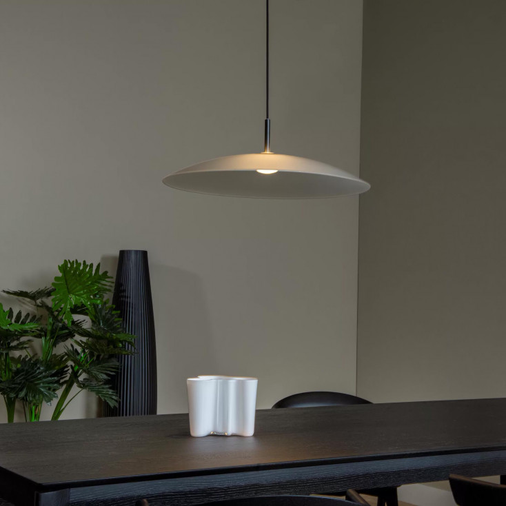 Lampada a sospensione in metallo con paralume grande in vetro dal design moderno