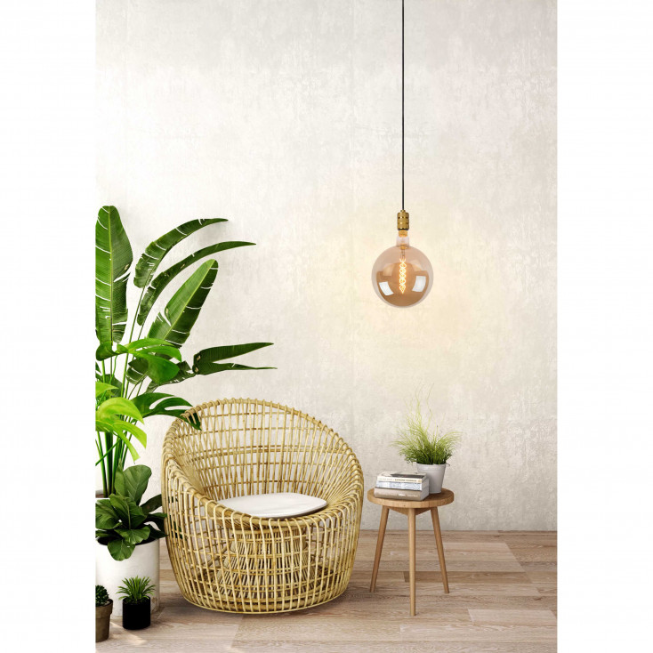 Lampada a sospensione singola con struttura in metallo dal design moderno