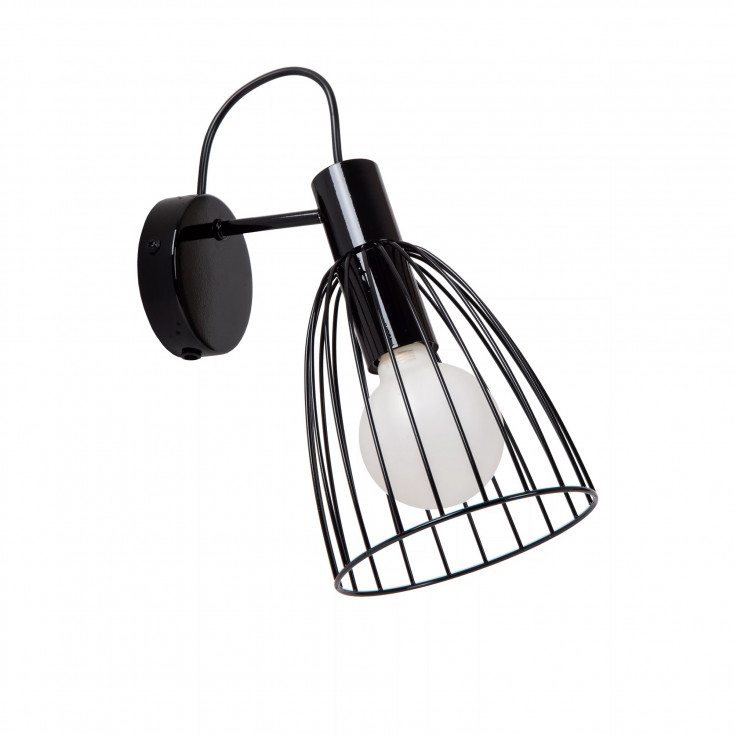 Lampada da parete con struttura e paralume in metallo dal design moderno