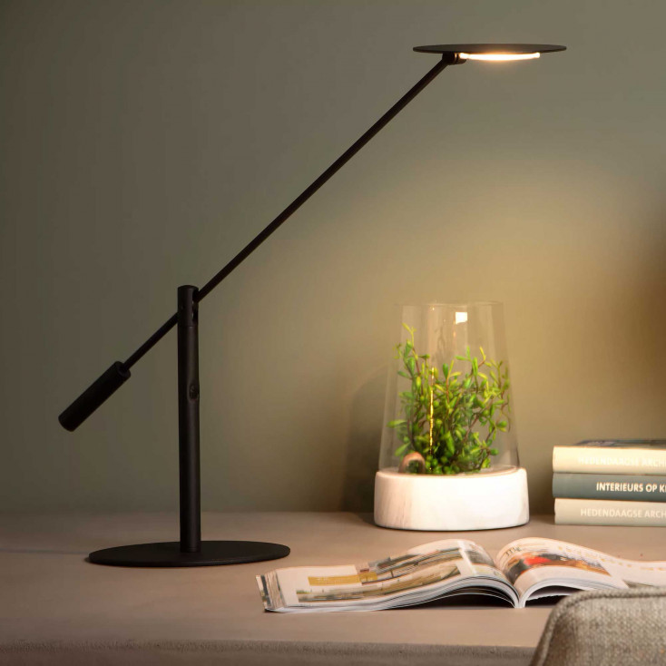 Lampada da scrivania a LED dimmerabile struttura in metallo dal design moderno
