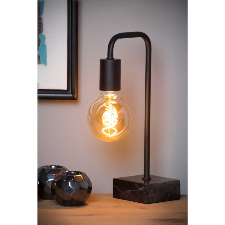 Lampada da tavolo con base in marmo e struttura in stile moderno in acciaio