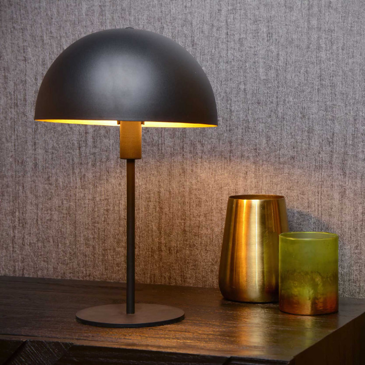Lampada da tavolo con struttura in acciaio e diffusore a forma di fungo
