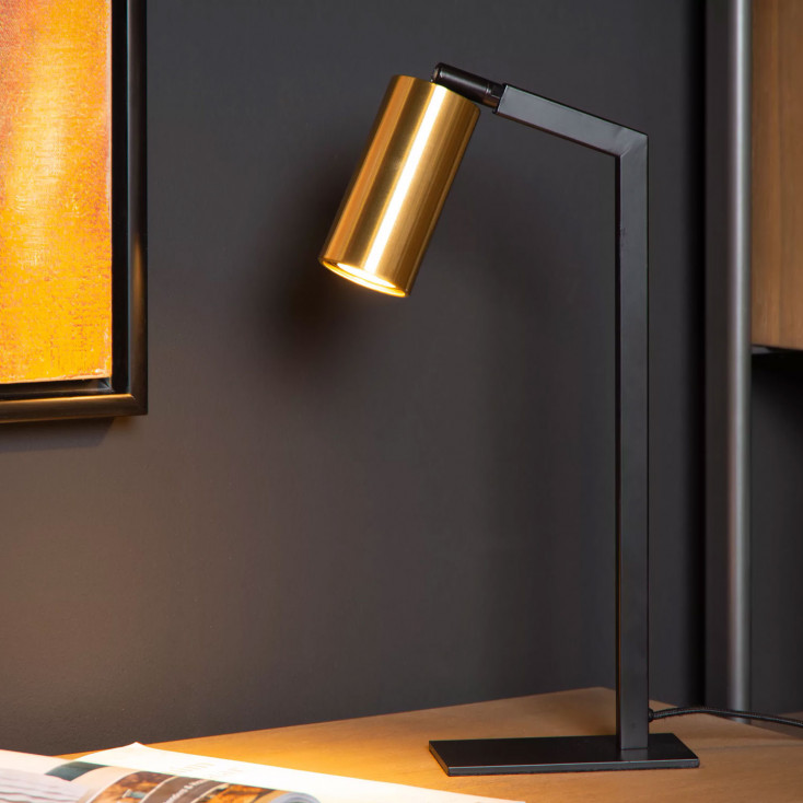 Lampada da tavolo in acciaio con faretto orientabile dal design moderno