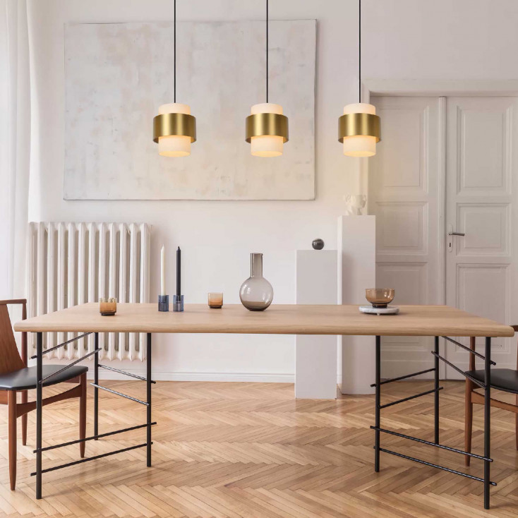 Lampada a sospensione lineare con 3 diffusori in vetro dal design moderno