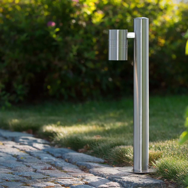 Paletto luce a LED da esterno in acciaio e un diffusore dal design moderno