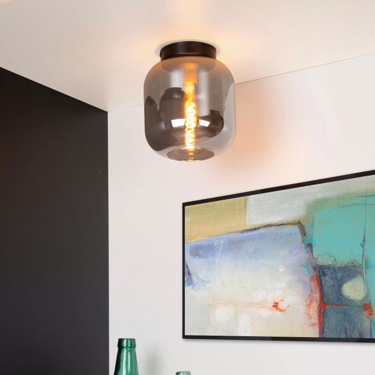 Plafoniera con diffusore in vetro dal design moderno ed elegante