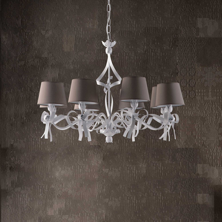 Lampadario moderno in metallo con decorazione shabby 8 luci con paralumi in pvc