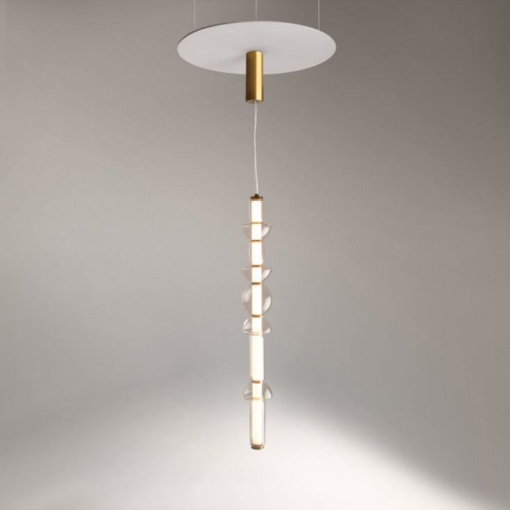 Lampada a sospensione a LED con struttura in metallo e diffusore in vetro