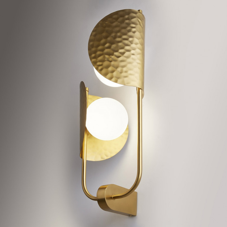 Lampada da parete dx in metallo dal design moderno