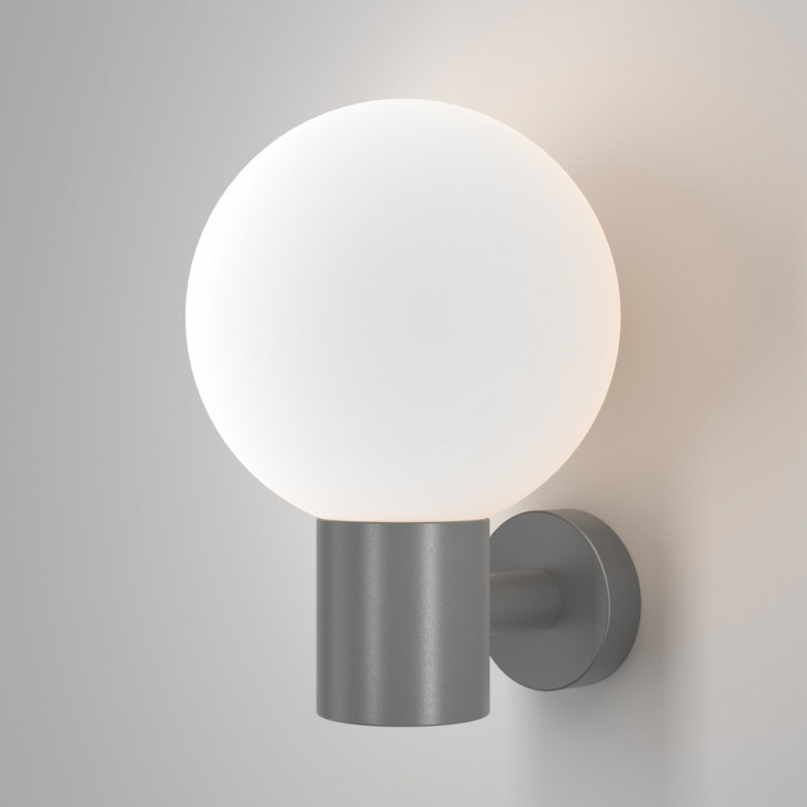 Lampada da parete per esterno con diffusore a boccia in pvc dal design moderno