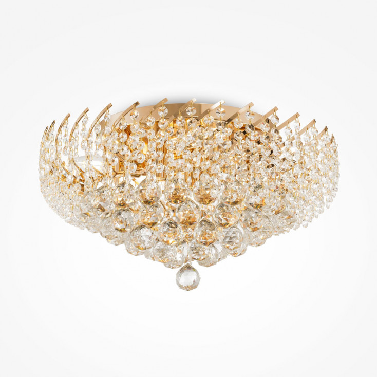 Lampadario con pendenti in cristallo e struttura in metallo in stile classico