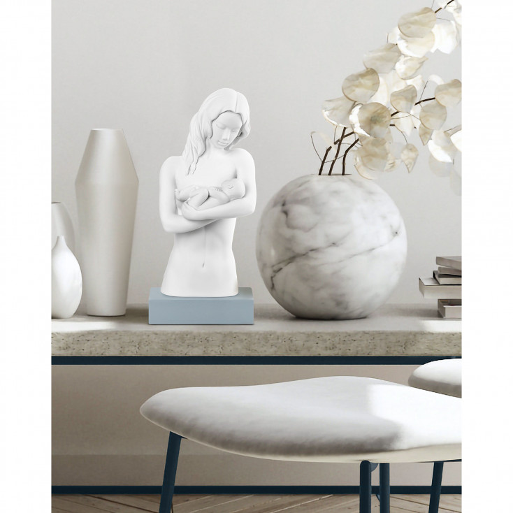 Scultura da tavolo moderna con base colorata "Abbraccio di mamma"