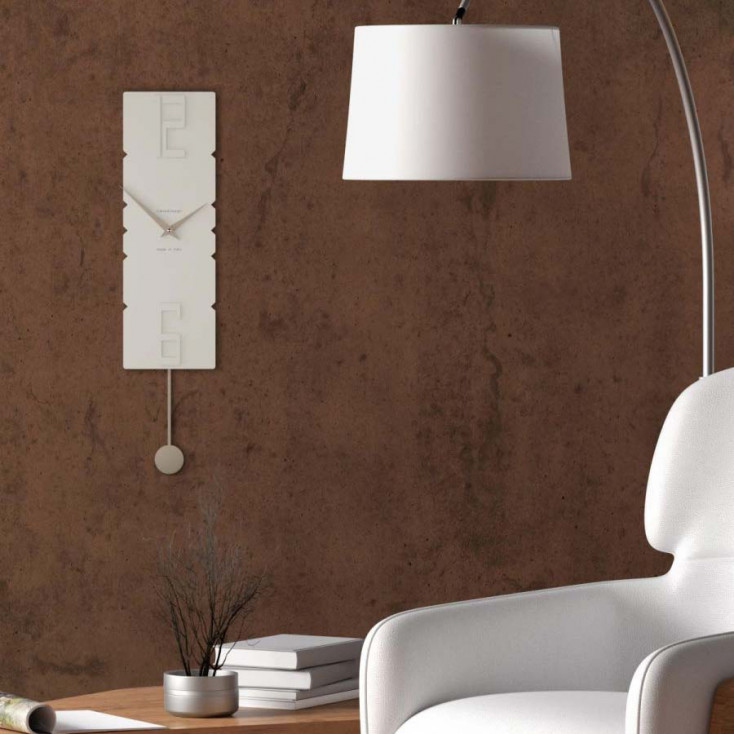 Orologio da parete a pendolo in legno dal design moderno ed elegante