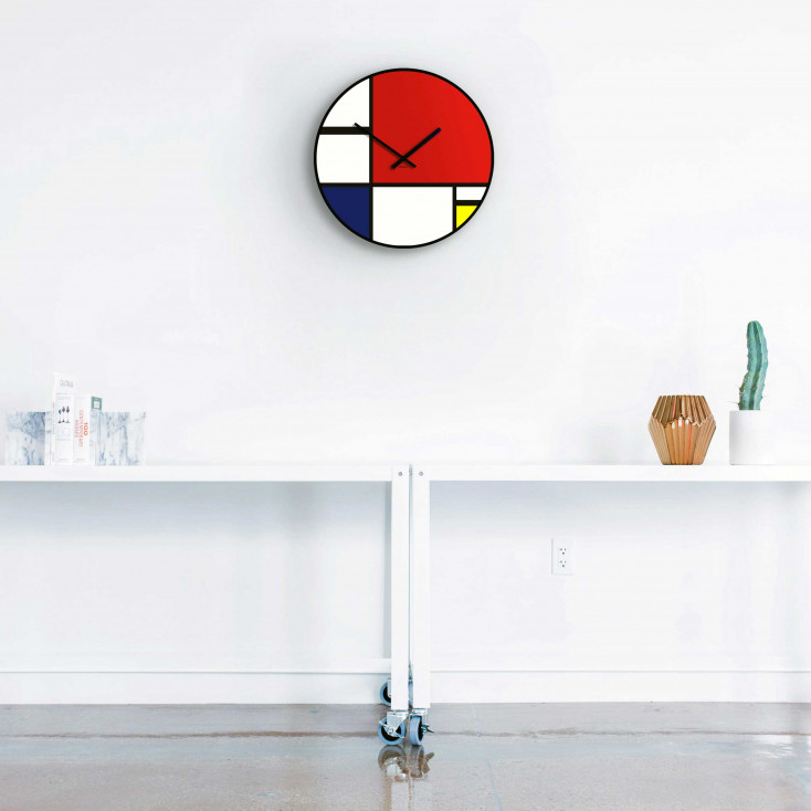 Orologio da parete rotondo in metallo dal design moderno