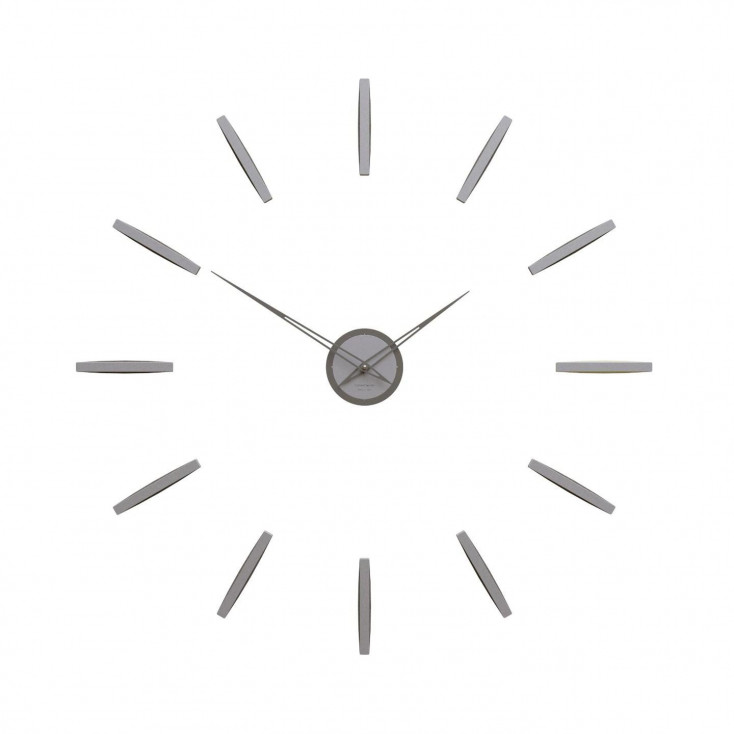 Orologio da parete in legno dal design moderno e minimalista