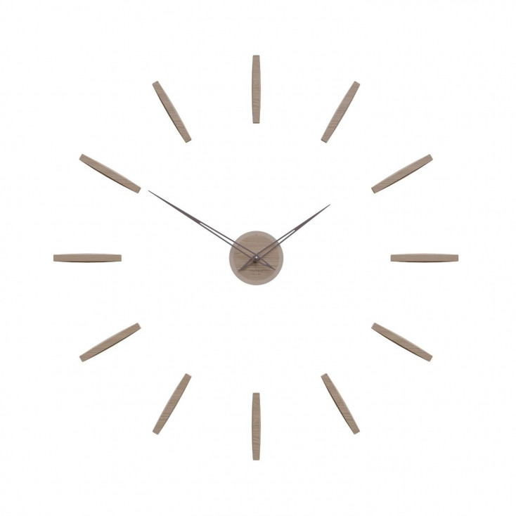 Orologio da parete in legno dal design moderno e minimalista