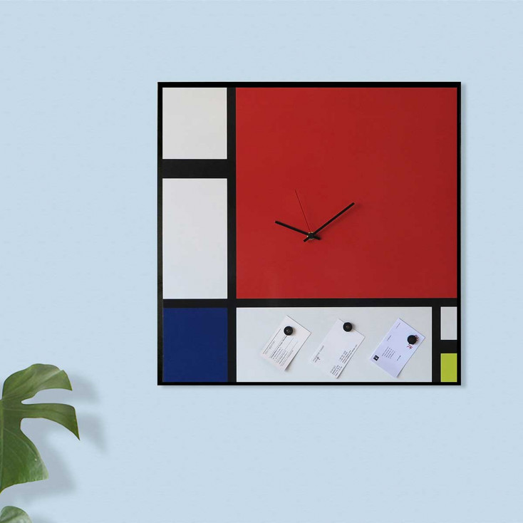 Orologio da parete in metallo in stile contemporaneo
