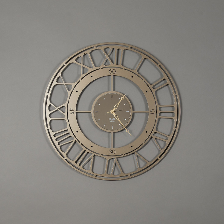 Orologio da muro moderno medio