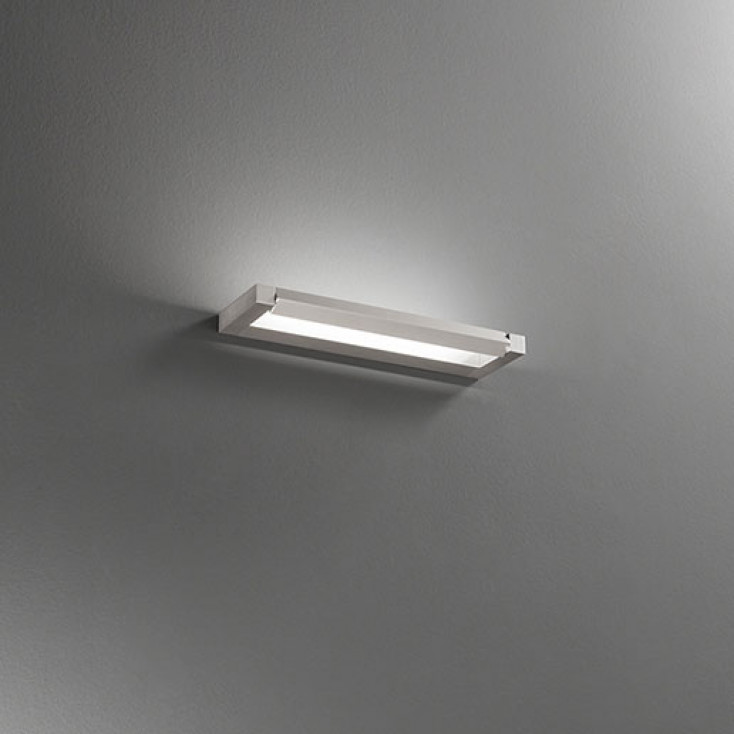 Applique a LED da parete lineare piccola in metallo e diffusore in acrilico
