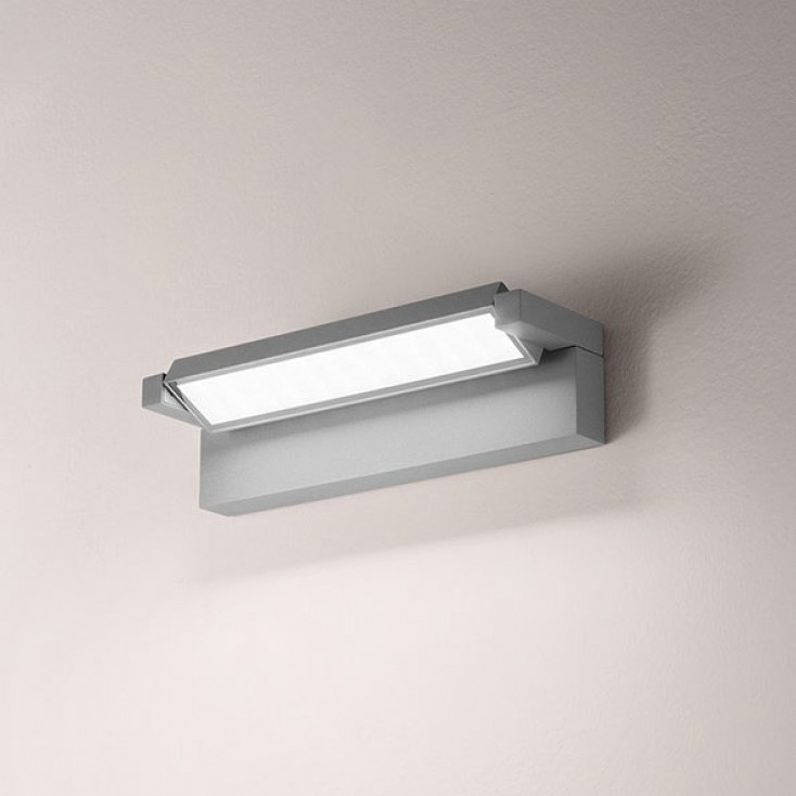Applique da esterno a led grande con struttura in metallo e diffusore in vetro