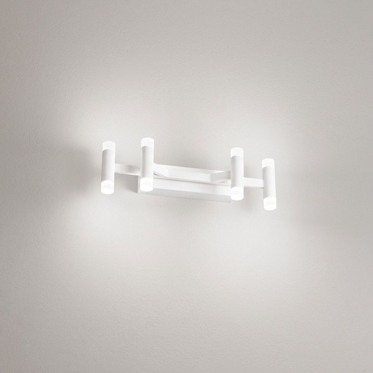 Applique da parete grande a led struttura in metallo e diffusori in acrilico
