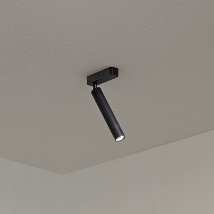 Faretto da soffitto a led con struttura in metallo e diffusore orientabile