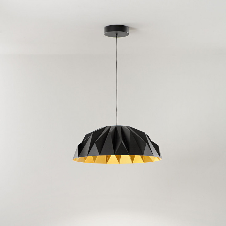 Lampada a sospensione a led con struttura e diffusore in metallo