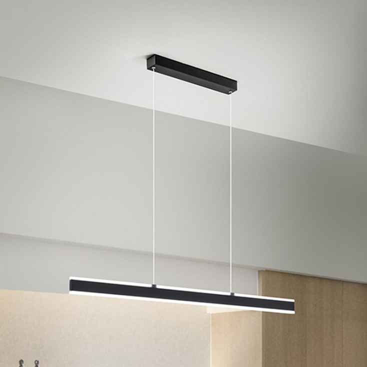Lampada a sospensione con diffusore lineare a LED e struttura in alluminio