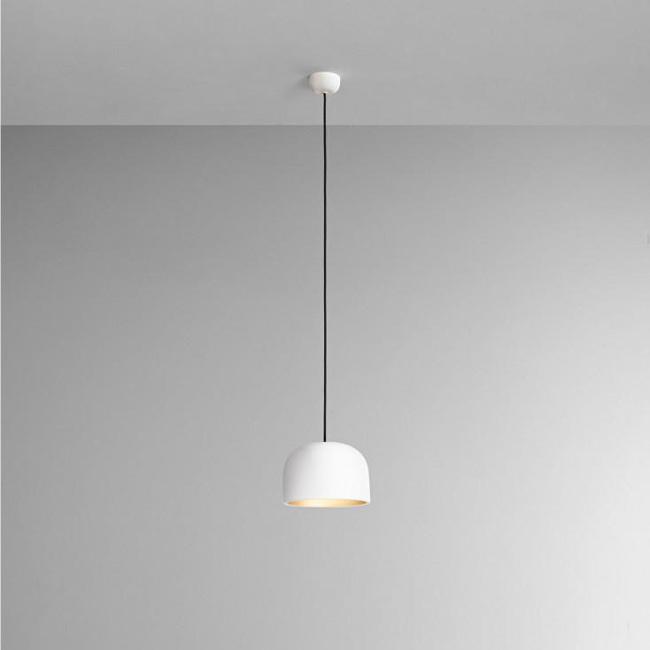 Lampada a sospensione dal design moderno con diffusore in metallo