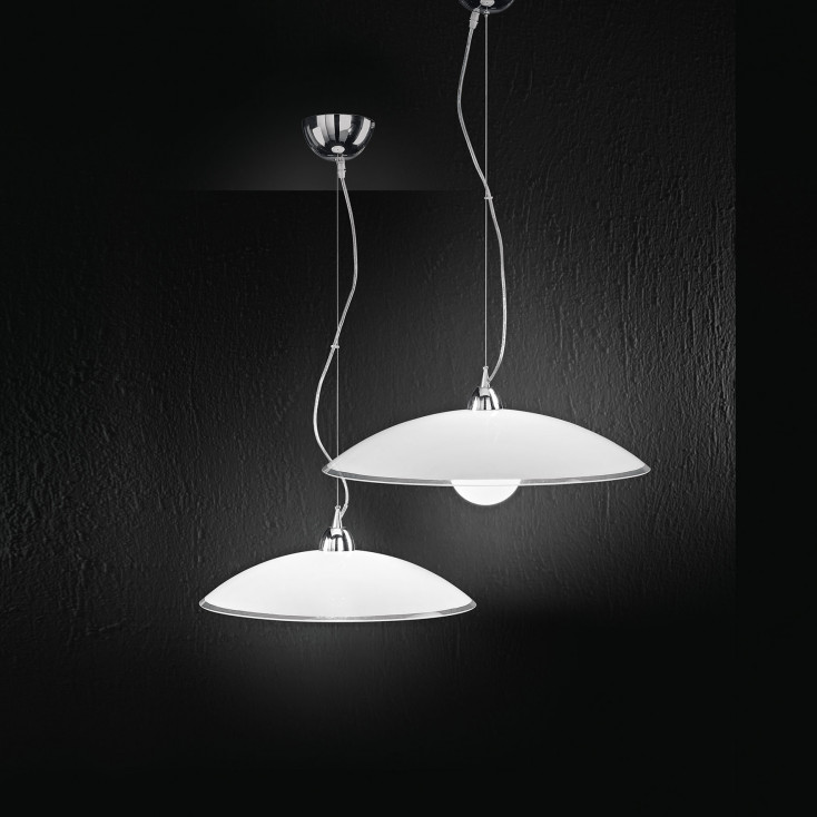 Lampada a sospensione piccola struttura in metallo con diffusore in vetro