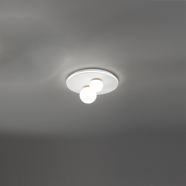 Lampada da soffitto con 2 diffusori a led dal design moderno ed elegante