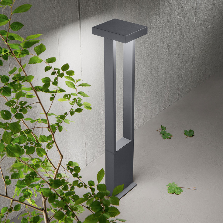 Paletto LED da giardino a led in metallo e diffusore in acrilico satinato