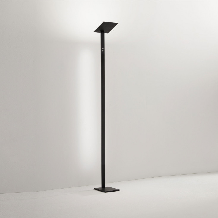 Pianatana a led in alluminio e diffusore orientabile quadrato in acrilico