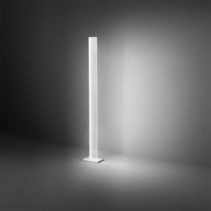 Piantana con diffusore a led in alluminio dal design moderno