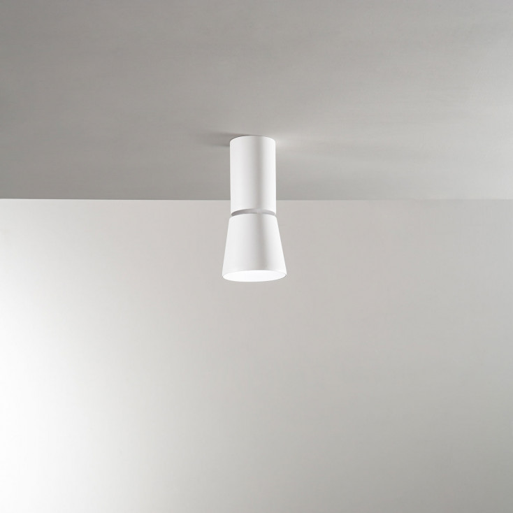 Faretto da soffitto led con struttura in metallo e faretto orientabile 