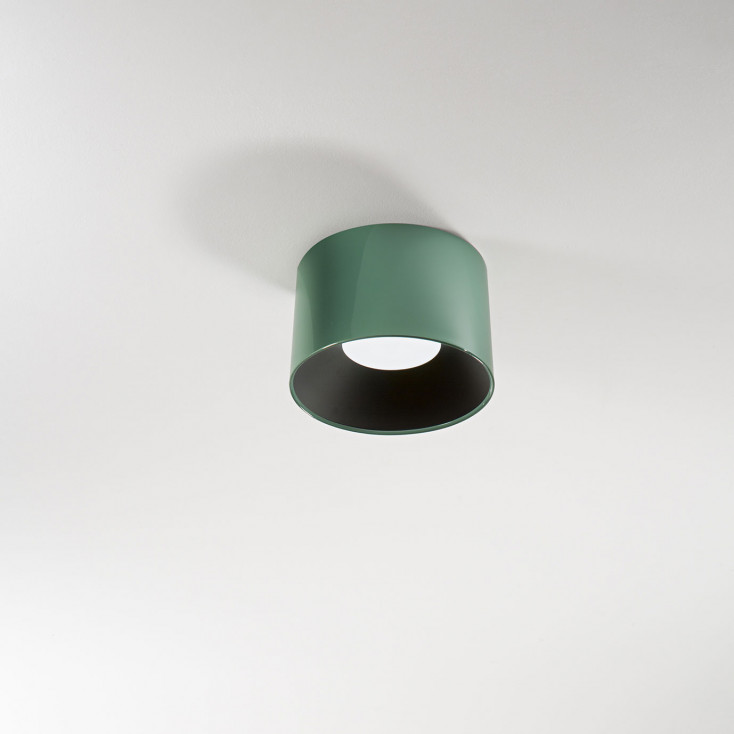 Plafoniera a led con struttura cilindrica in metallo dal design moderno