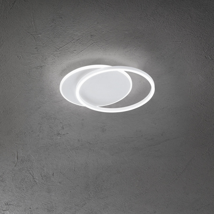 Plafoniera a led piccola con struttura in metallo dal design moderno