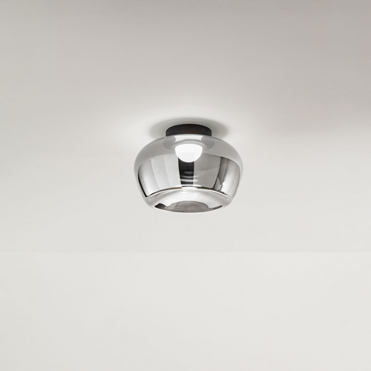 Plafoniera led con struttura in metallo e diffusore in vetro