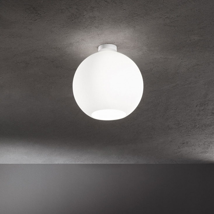 Plafoniera da soffitto struttura in metallo diffusore in vetro a boccia