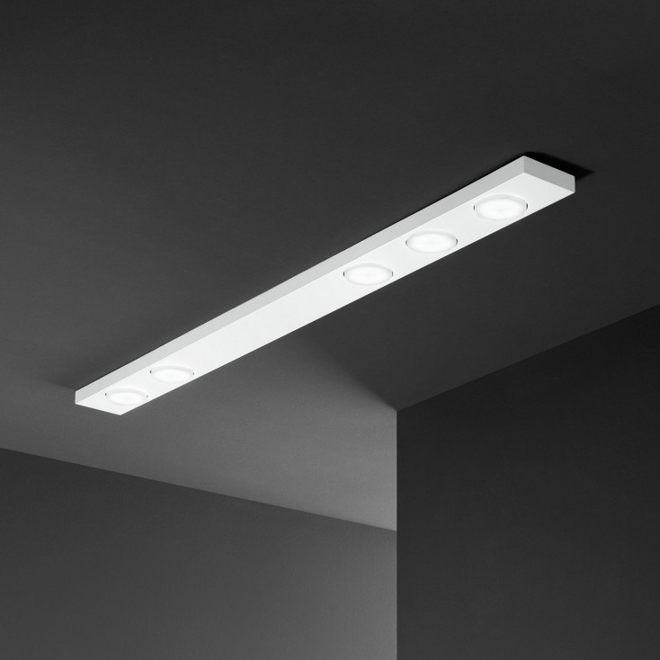 Plafoniera grande con struttura in metallo dal design minimal