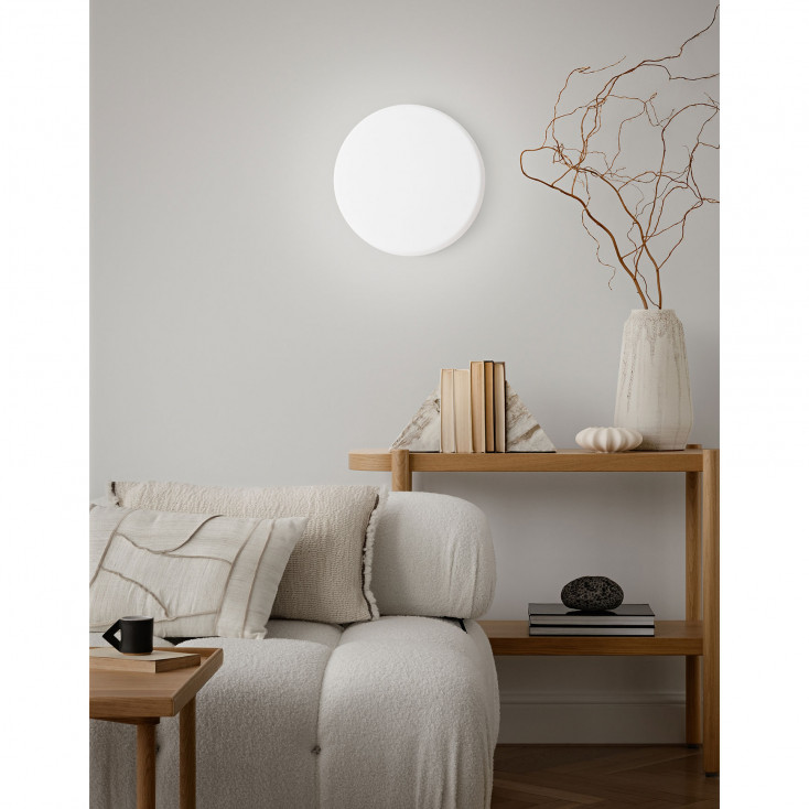 Plafoniera led grande con struttura in metallo e diffusore in vetro