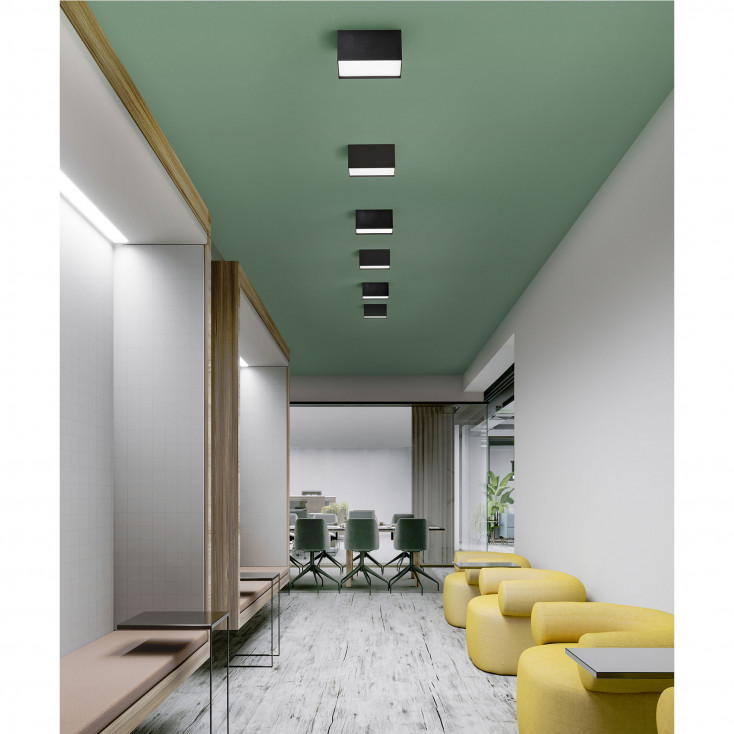 Plafoniera rettangolare a led con struttura in metallo e diffusore in acrilico